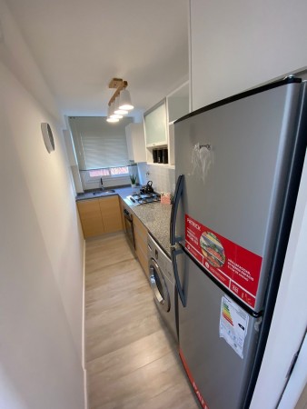 2 AMB RECICLADO, CON BALCON Y MUEBLES A ESTRENAR - CENTRO