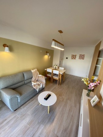 2 AMB RECICLADO, CON BALCON Y MUEBLES A ESTRENAR - CENTRO
