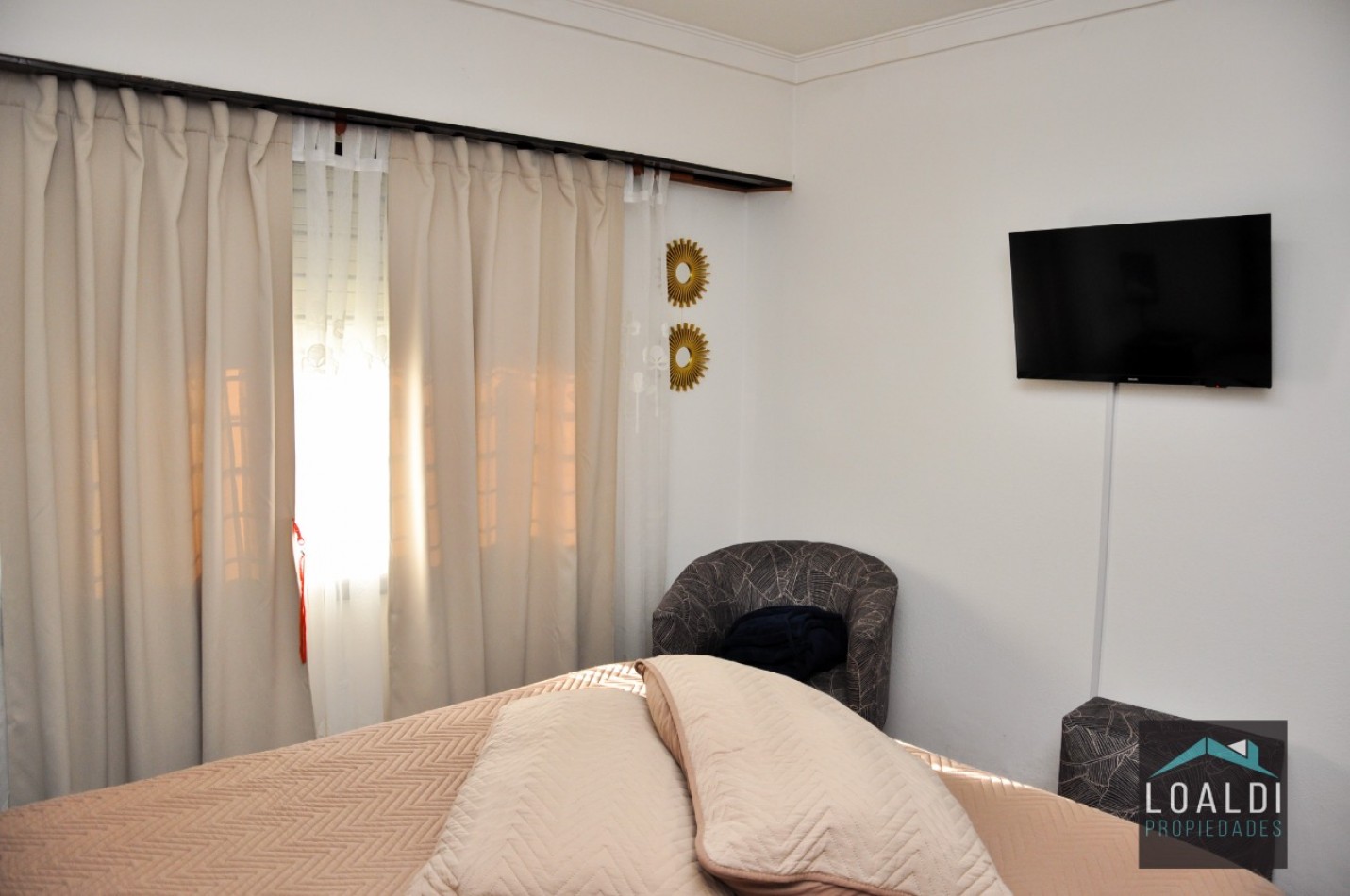 CASA EN VENTA - BARRIO SAN CARLOS - 5 AMBIENTES