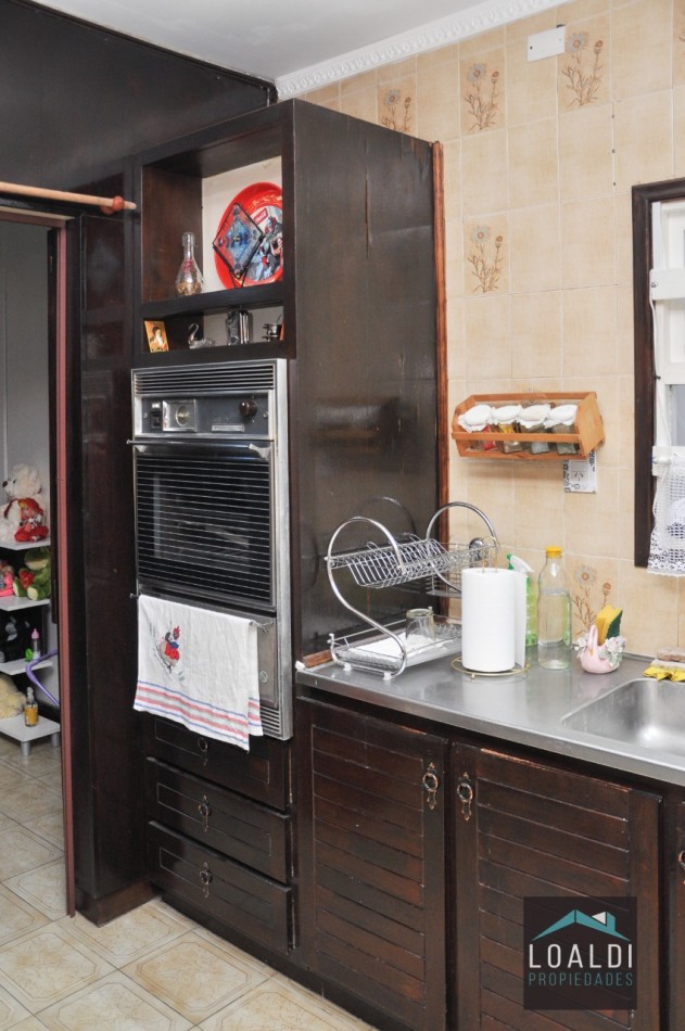 CASA EN VENTA - BARRIO SAN CARLOS - 5 AMBIENTES