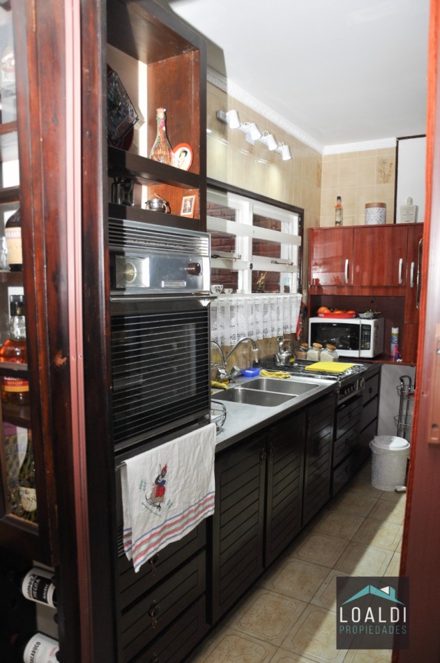 CASA EN VENTA - BARRIO SAN CARLOS - 5 AMBIENTES