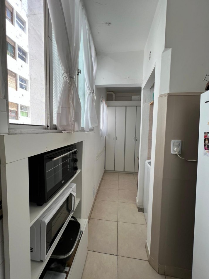 DEPARTAMENTO EN VENTA - 3 AMBIENTES - BALCON AL FRENTE - CENTRO