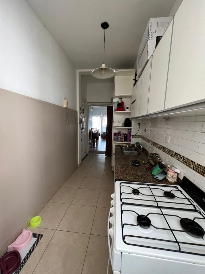 DEPARTAMENTO EN VENTA - 3 AMBIENTES - BALCON AL FRENTE - CENTRO
