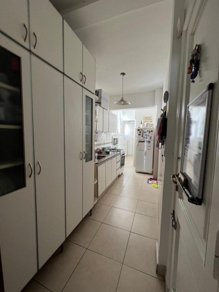 DEPARTAMENTO EN VENTA - 3 AMBIENTES - BALCON AL FRENTE - CENTRO