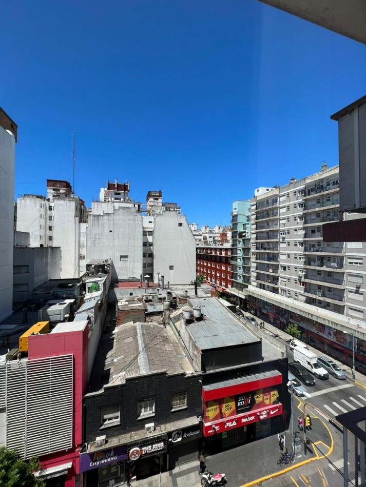 DEPARTAMENTO EN VENTA - 3 AMBIENTES - BALCON AL FRENTE - CENTRO