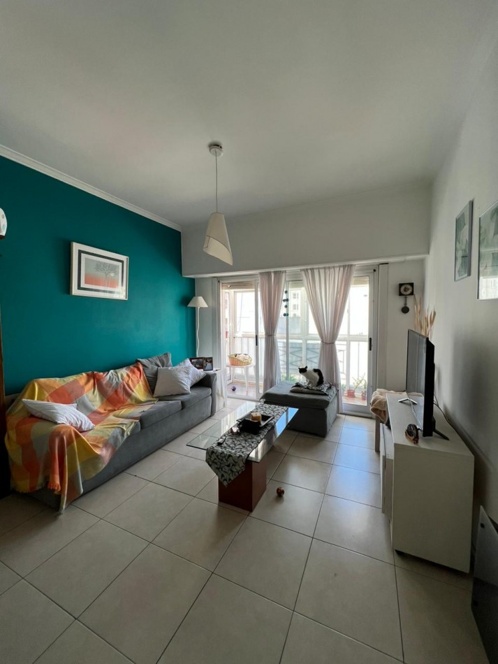 DEPARTAMENTO EN VENTA - 3 AMBIENTES - BALCON AL FRENTE - CENTRO