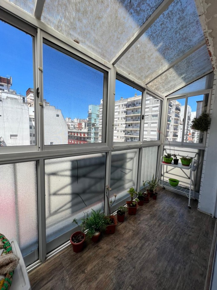 DEPARTAMENTO EN VENTA - 3 AMBIENTES - BALCON AL FRENTE - CENTRO