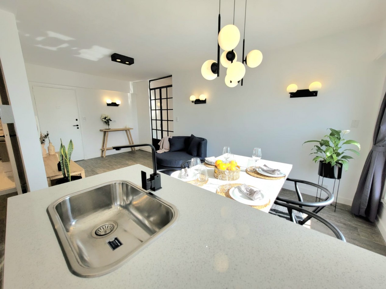 VENTA - DEPTO. DOS AMBIENTES CON DEPENDENCIA - VISTA AL MAR - RECICLADO