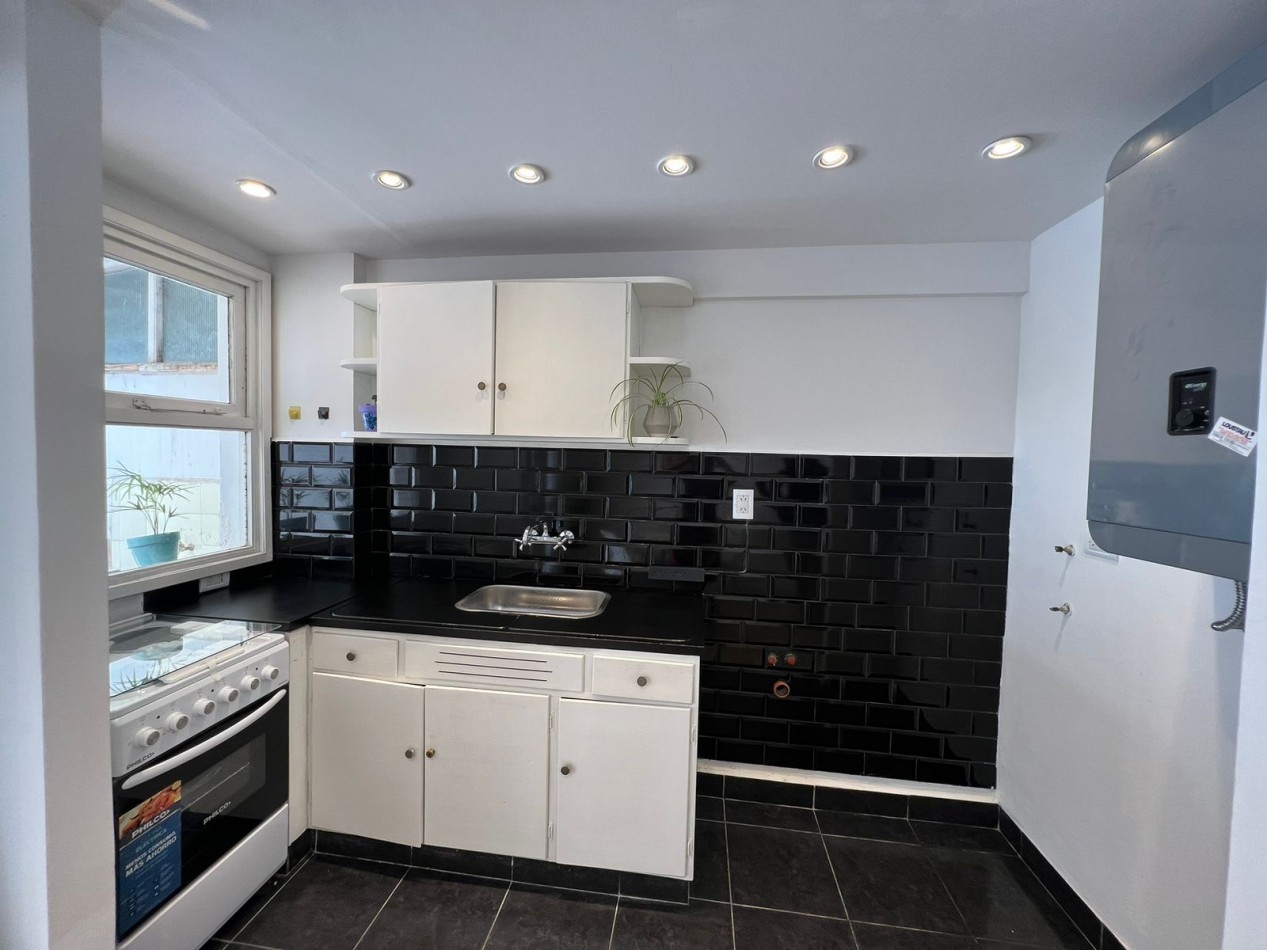 venta 1 ambiente dividido con patio y cochera