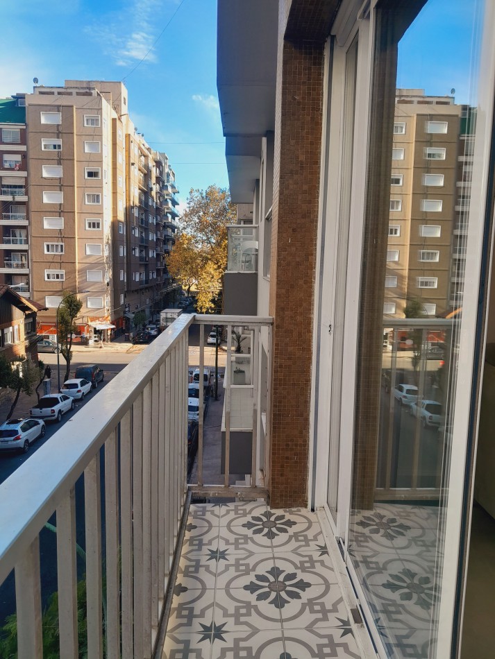 VENTA - DEPTO TRES AMBIENTES - AL FRENTE CON BALCON - MACROCENTRO