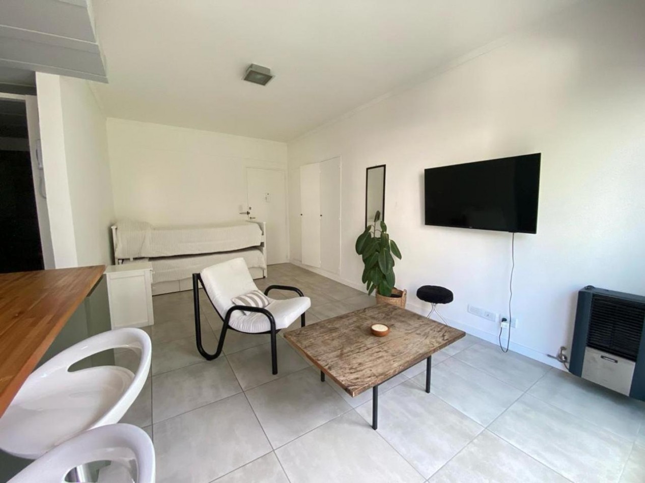 VENTA - DEPARTAMENTO DE UN AMBIENTE A LA CALLE CON BALCON - TORREON