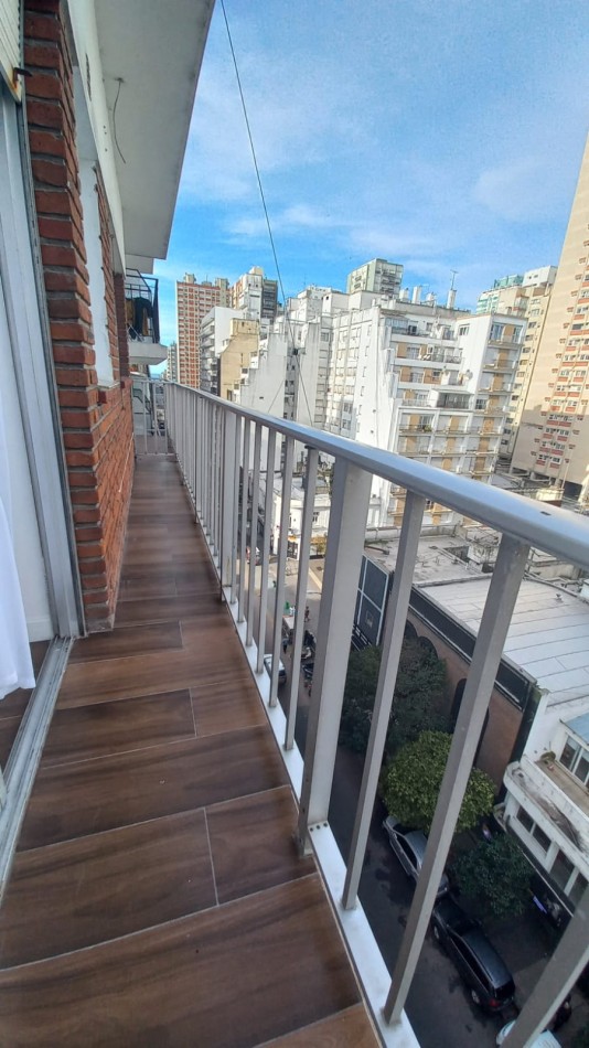 VENTA - DEPTO DOS AMBIENTES - RECICLADO - BALCON - CENTRO