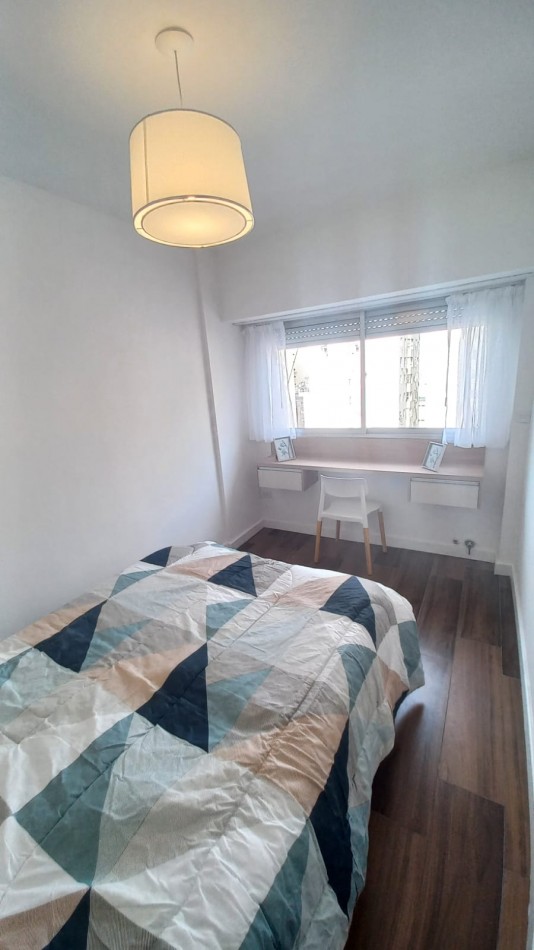 VENTA - DEPTO DOS AMBIENTES - RECICLADO - BALCON - CENTRO