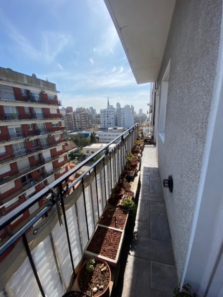 VENTA - SEMIPISO - FRENTE -  BALCON