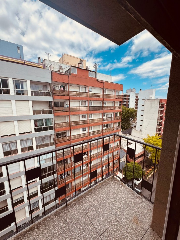 VENTA - DEPTO DOS AMBIENTES CON BALCON 