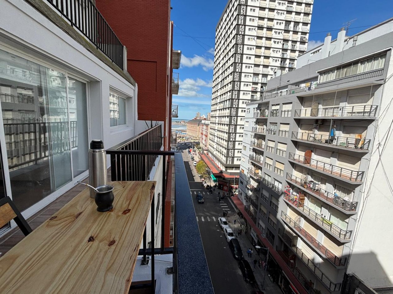 VENTA - DEPTO DOS AMBIENTES - FRENTE - BALCON TERRAZA