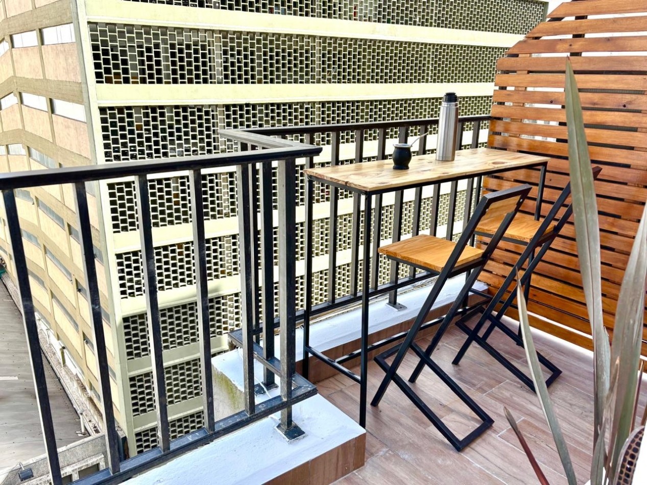 VENTA - DEPTO DOS AMBIENTES - FRENTE - BALCON TERRAZA