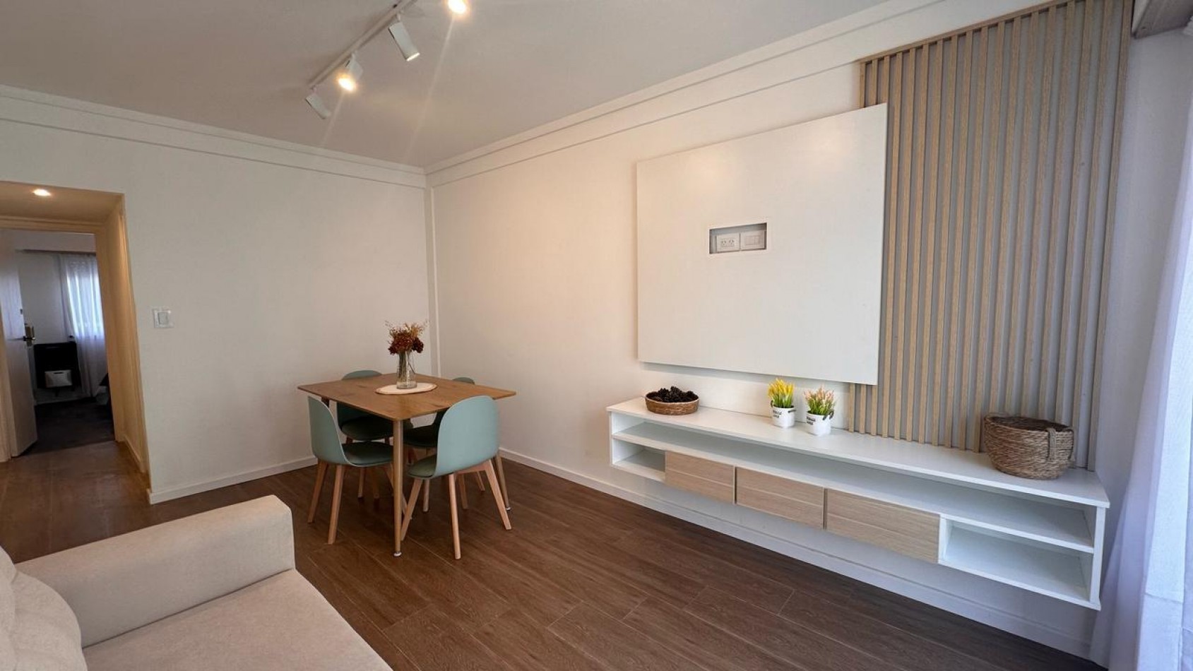 VENTA - DEPTO DOS AMBIENTES - BALCON - AL FRENTE