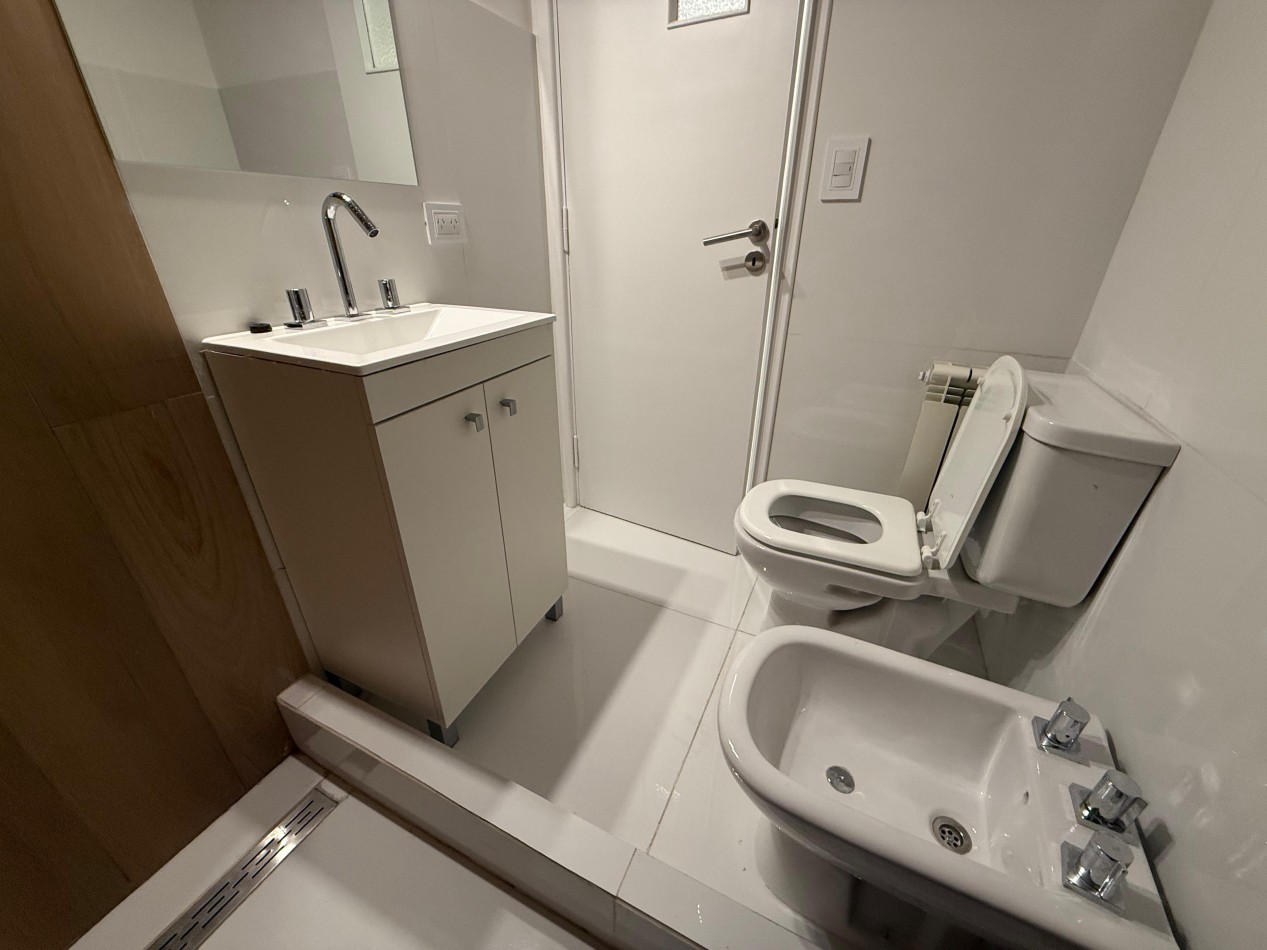 VENTA - DEPTO DOS AMBIENTES + DEPENDENCIA - RECICLADO - MACROCENTRO
