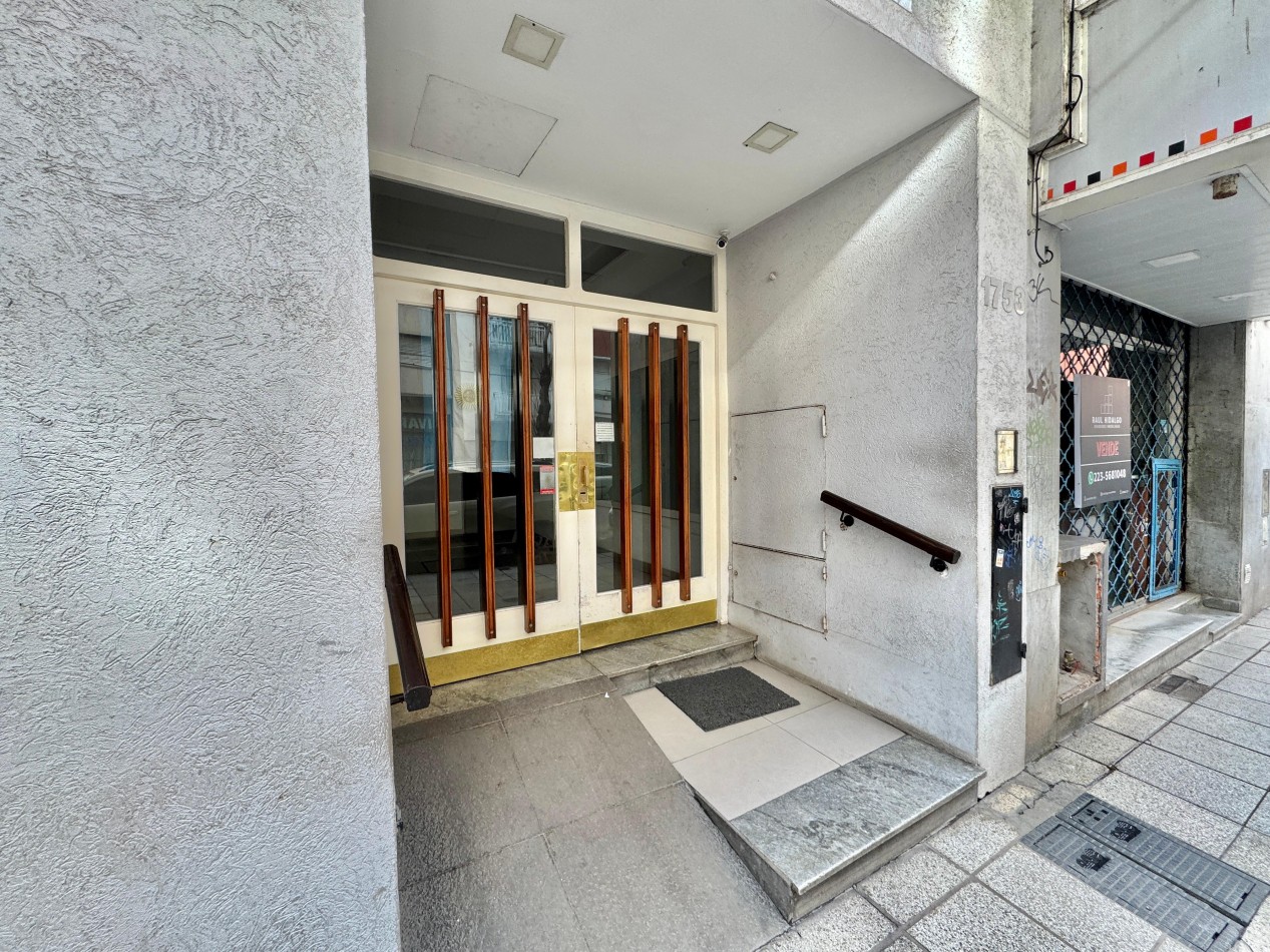 VENTA - DEPTO UN AMBIENTE - BALCON - FRENTE