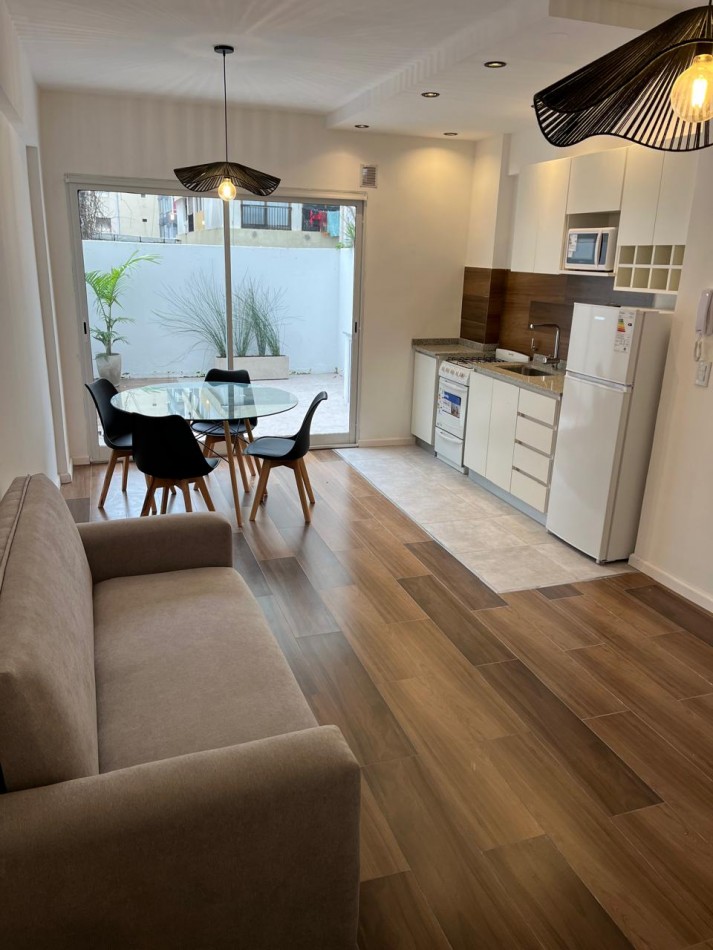 VENTA - MONOAMBIENTE CON PATIO - RECICLADO