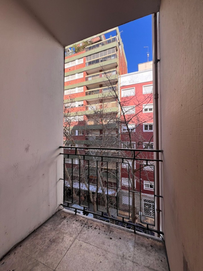 VENTA - DEPTO UN AMBIENTE - FRENTE - BALCON
