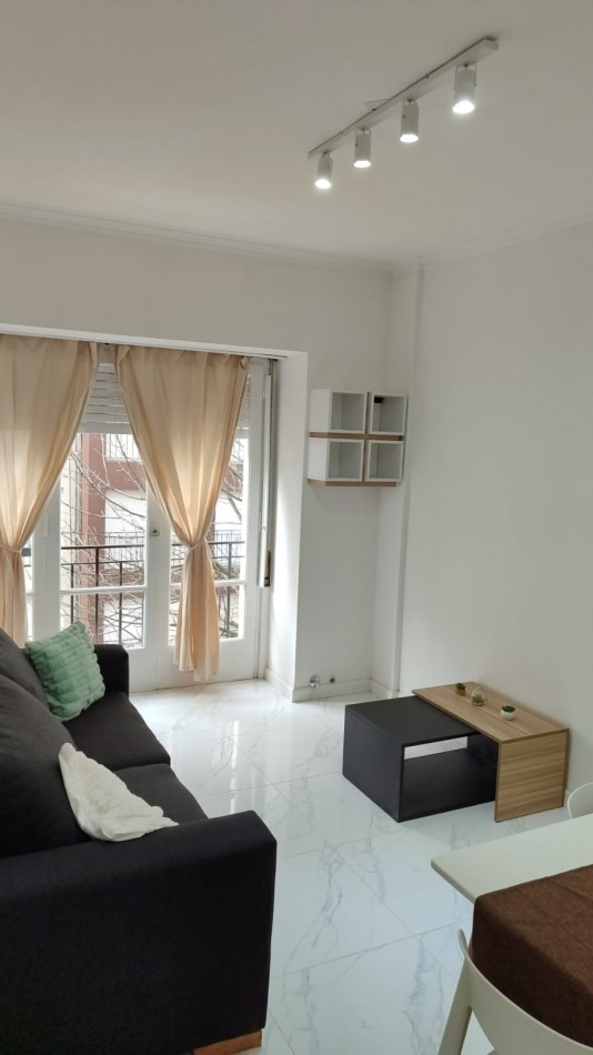 VENTA - DEPTO DOS AMBIENTES - FRENTE - CENTRO