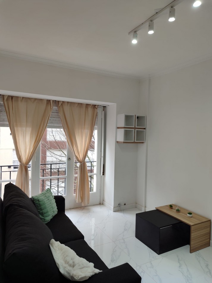 VENTA - DEPTO DOS AMBIENTES - FRENTE - CENTRO