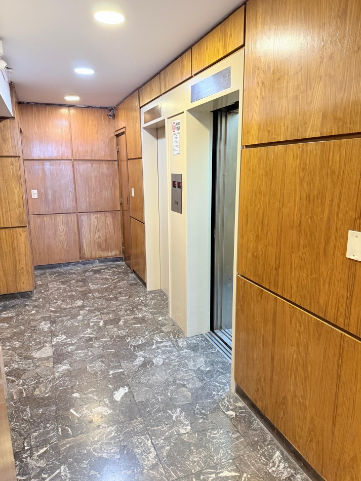 VENTA - DEPTO DOS AMBIENTES - CENTRO - BALCON