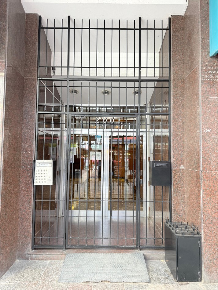VENTA - DEPTO DOS AMBIENTES - CENTRO - BALCON