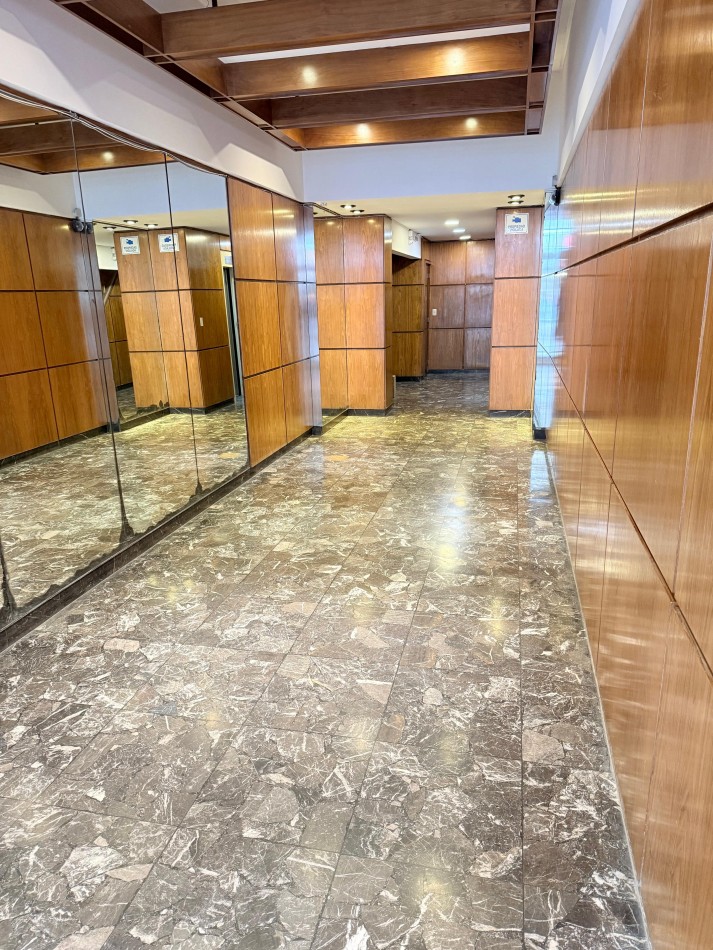 VENTA - DEPTO DOS AMBIENTES - CENTRO - BALCON