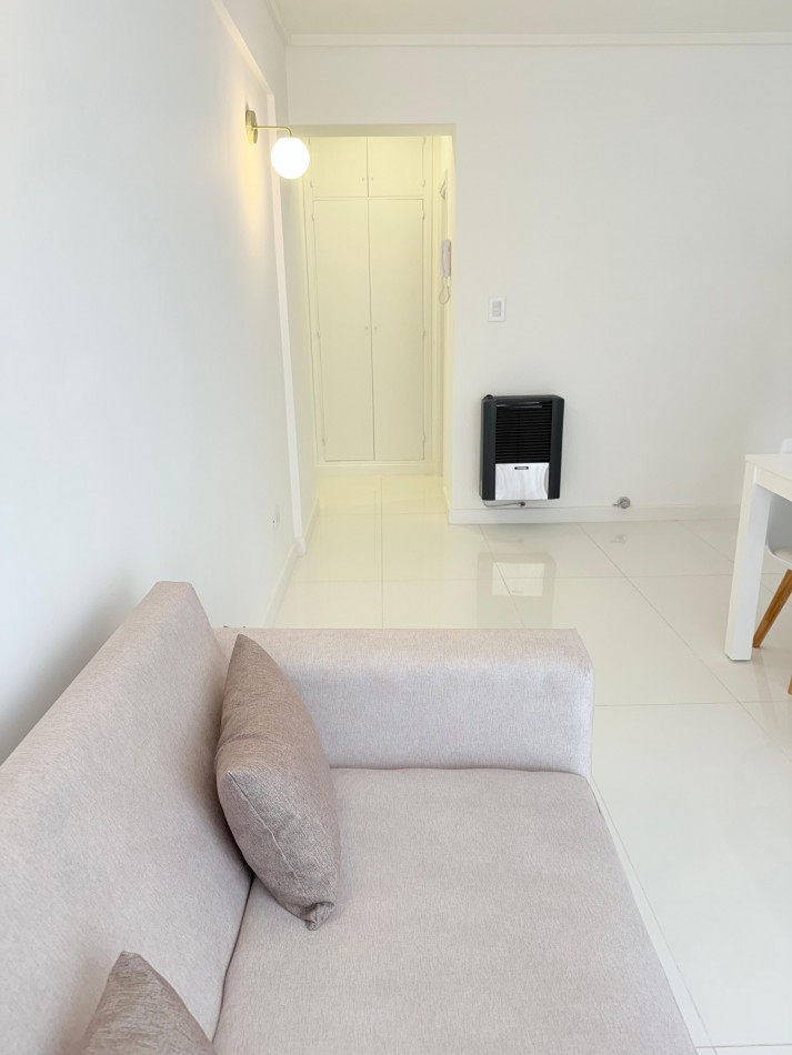 VENTA - DEPTO DOS AMBIENTES - CENTRO - BALCON