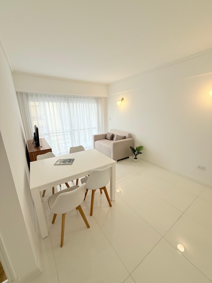 VENTA - DEPTO DOS AMBIENTES - CENTRO - BALCON
