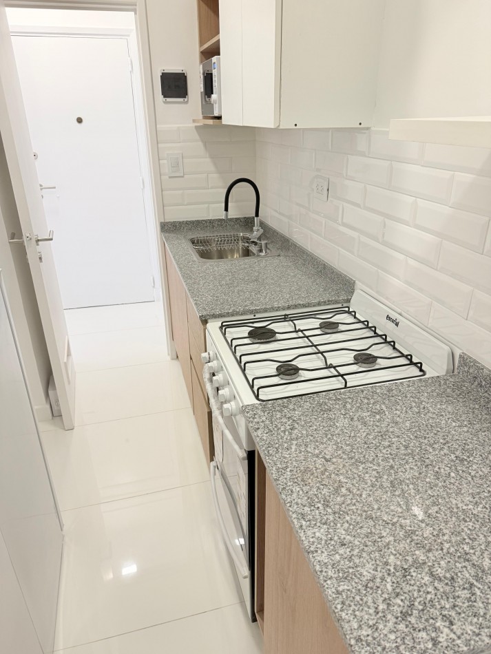 VENTA - DEPTO DOS AMBIENTES - CENTRO - BALCON