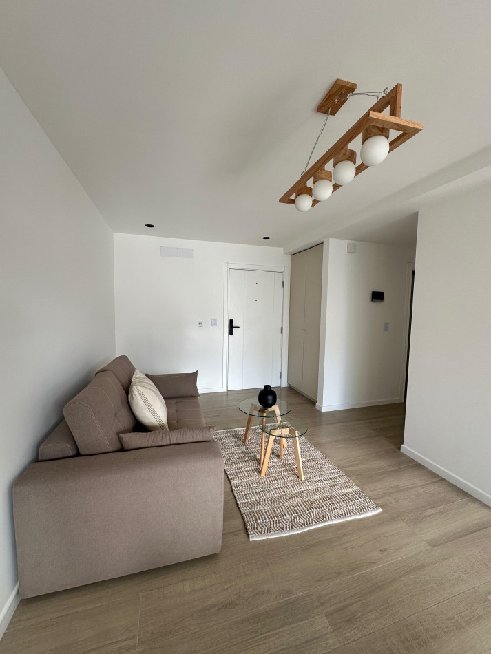 VENTA - DEPTO DOS AMBIENTES - BALCON - VISTA LATERAL AL MAR
