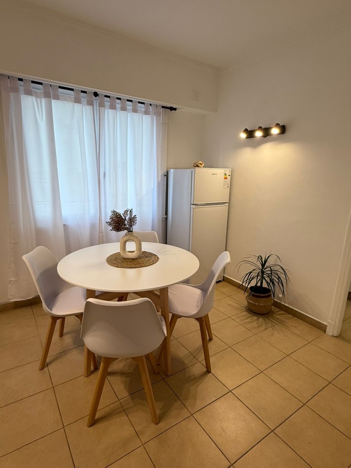 VENTA - DEPTO DOS AMBIENTES - LATERAL - CENTRO