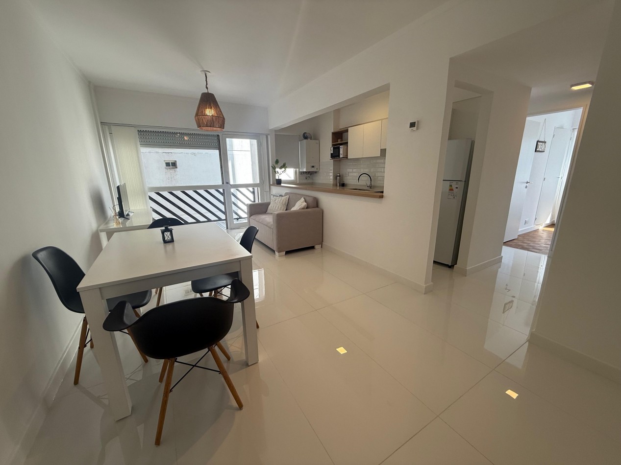 VENTA - DEPTO TRES AMBIENTES - DOS BALCONES - COCHERA 