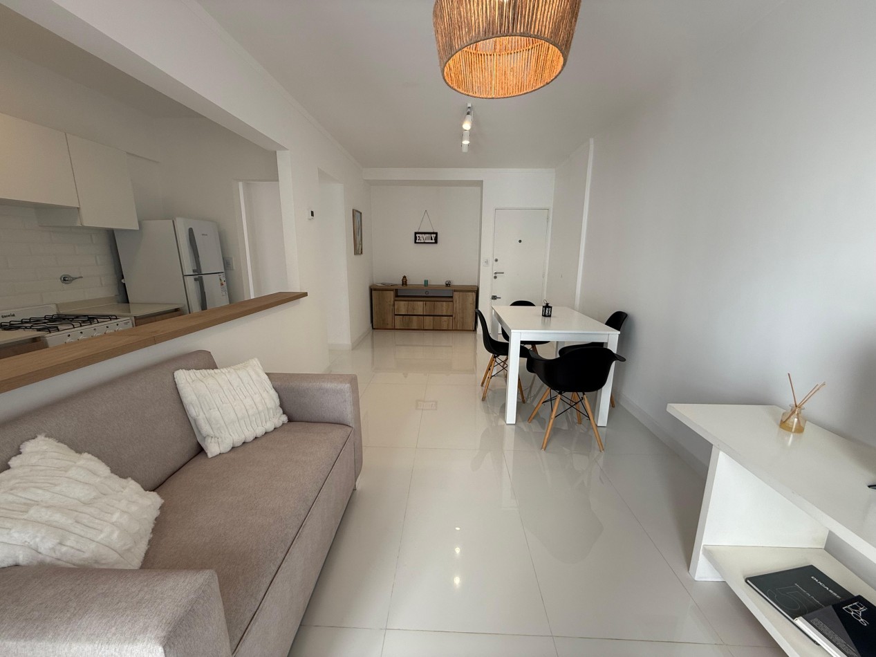 VENTA - DEPTO TRES AMBIENTES - DOS BALCONES - COCHERA 