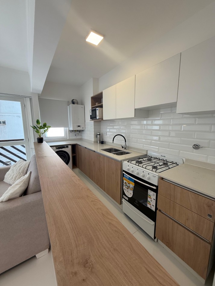 VENTA - DEPTO TRES AMBIENTES - DOS BALCONES - COCHERA 