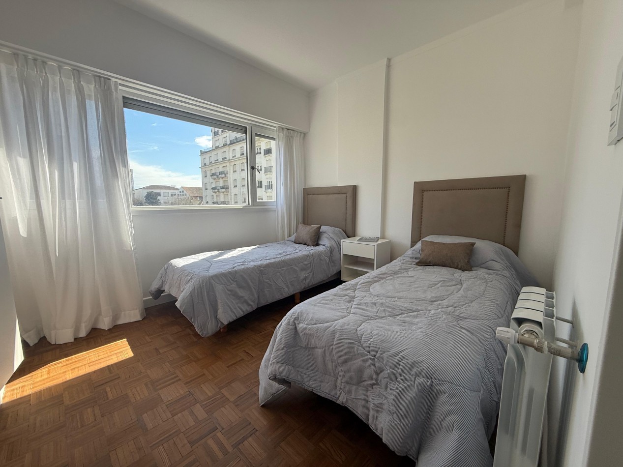 VENTA - DEPTO TRES AMBIENTES - DOS BALCONES - COCHERA 