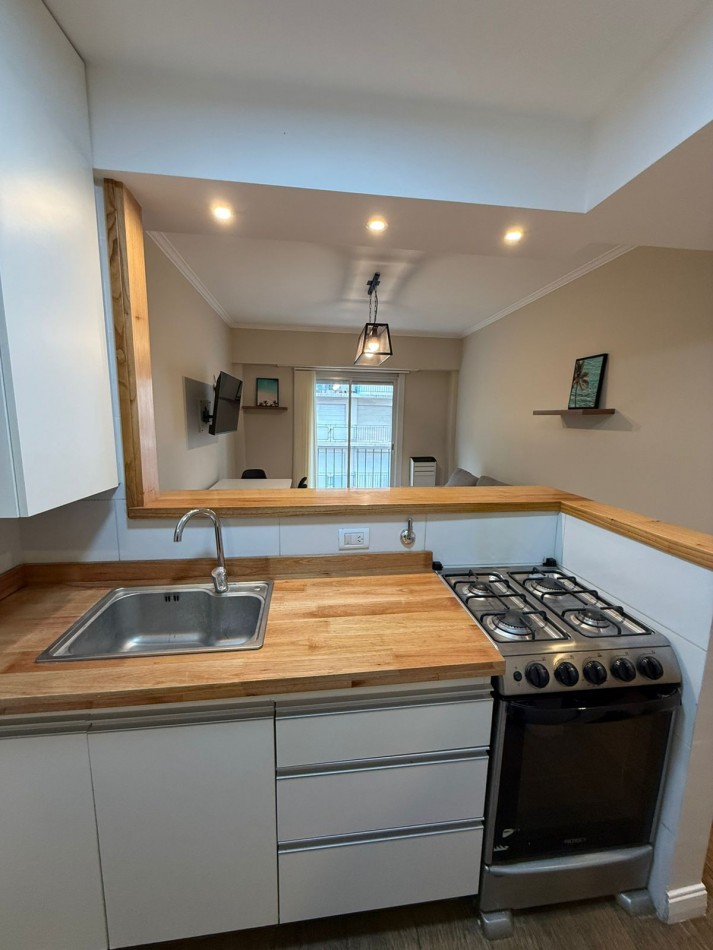 VENTA - DEPTO DOS AMBIENTES - FRENTE - BALCON