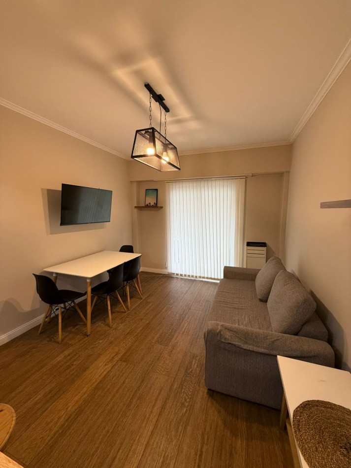 VENTA - DEPTO DOS AMBIENTES - FRENTE - BALCON