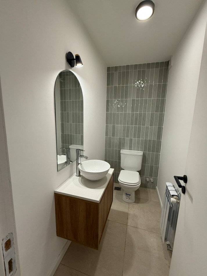 VENTA - DEPTO TRES AMBIENTES - FRENTE - BALCON
