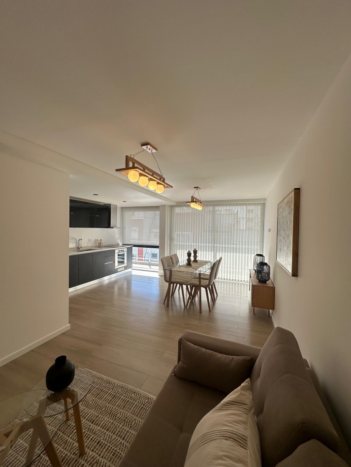 VENTA - DEPTO DOS AMBIENTES - BALCON - VISTA LATERAL AL MAR