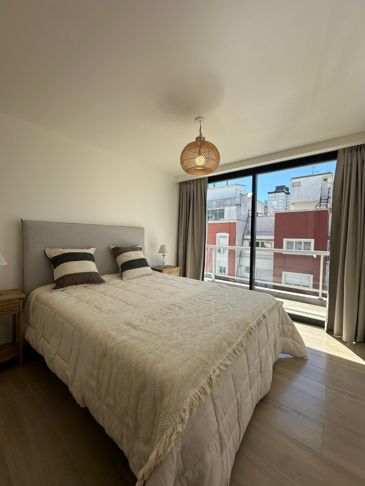 VENTA - DEPTO DOS AMBIENTES - BALCON - VISTA LATERAL AL MAR