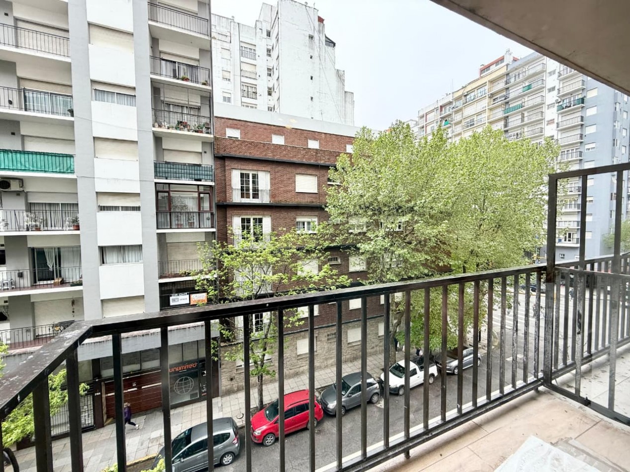 EN VENTA DEPARTAMENTO DOS AMBIENTES A LA CALLE