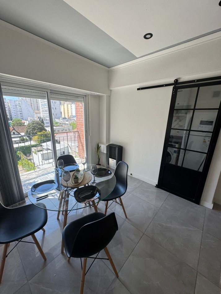 VENTA - DEPTO TRES AMBIENTES - FRENTE - BALCON
