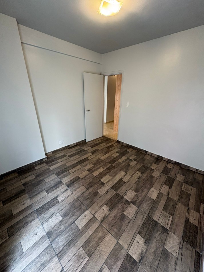 VENTA - DEPTO DOS AMBIENTES - FRENTE - BALCON