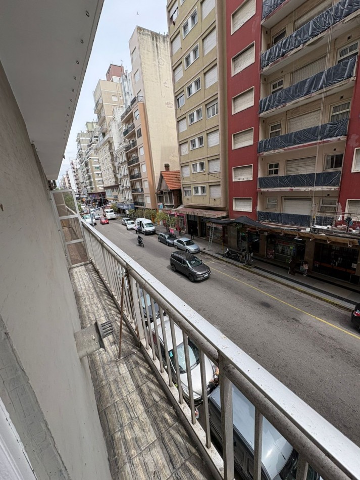 VENTA - DEPTO DOS AMBIENTES - FRENTE - BALCON