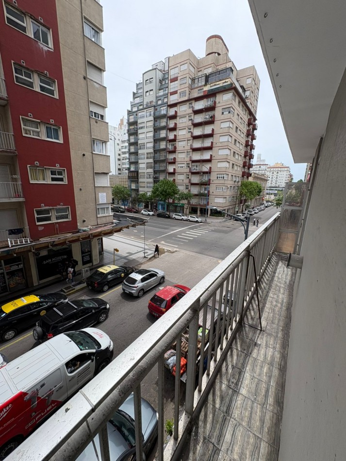 VENTA - DEPTO DOS AMBIENTES - FRENTE - BALCON